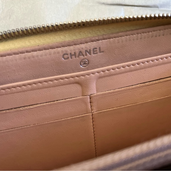 Chanel Camelia long wallet - Picture 7 of 15